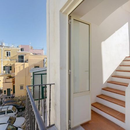 Torretta Corricella- Punta Serra Procida Buitenkant foto