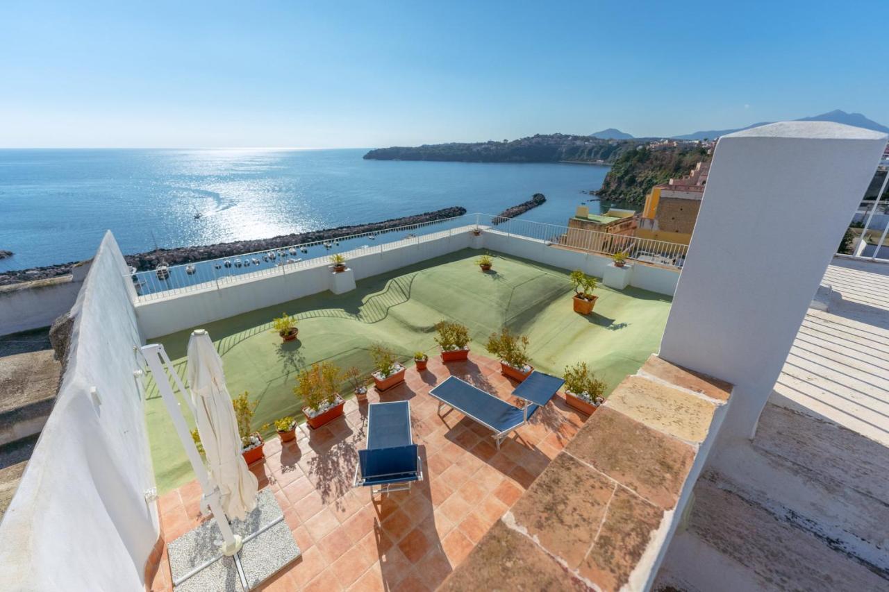 Torretta Corricella- Punta Serra Procida Buitenkant foto