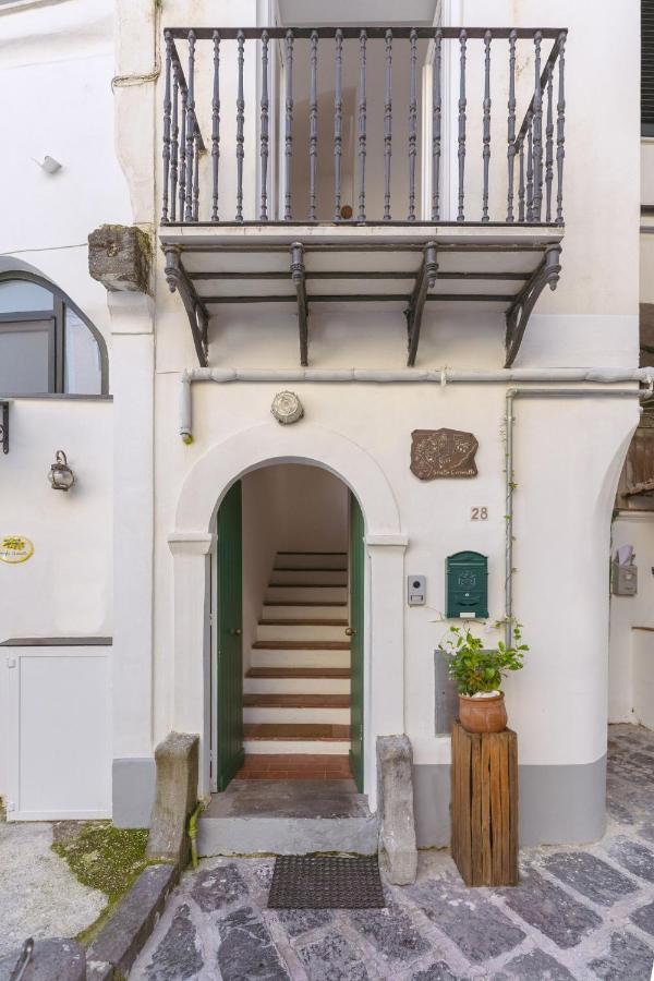 Torretta Corricella- Punta Serra Procida Buitenkant foto