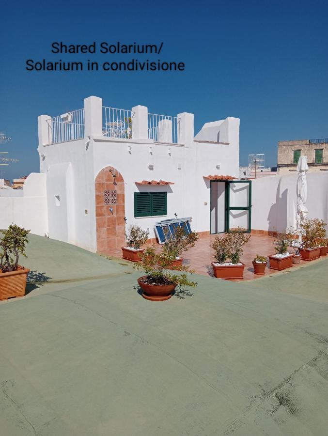 Torretta Corricella- Punta Serra Procida Buitenkant foto